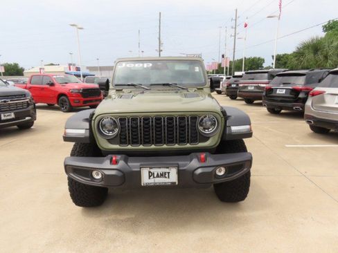Used 2026 Jeep Wrangler Unlimited Rubicon AWD/4WD image 4