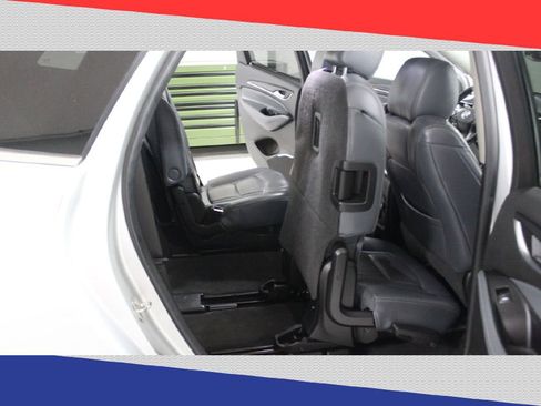 Used 2019 Buick Enclave Essence image 28