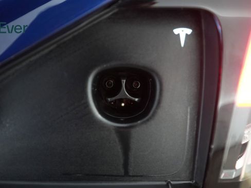 Used 2023 Tesla Model X Plaid AWD/4WD image 10