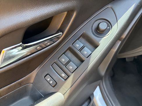Used 2019 Chevrolet Trax LT w/ LT Convenience Package AWD/4WD image 19