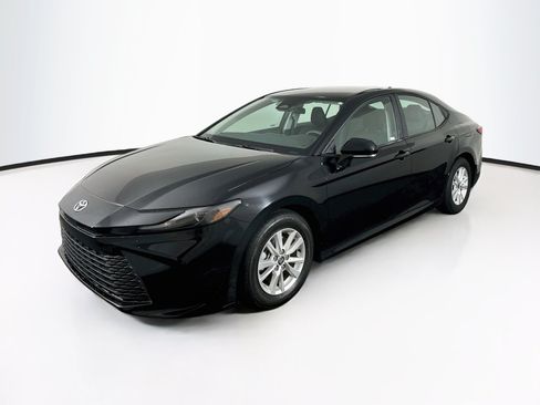 Used 2025 Toyota Camry LE FWD image 3