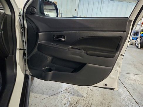 Used 2020 Mitsubishi Outlander Sport ES image 22