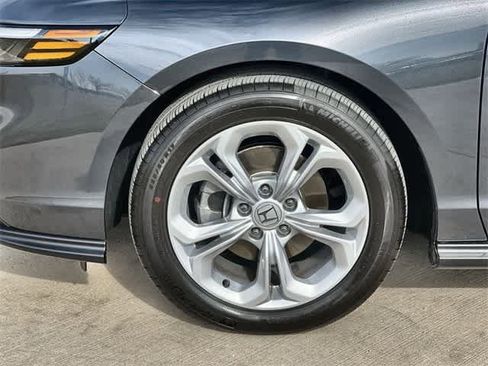 Certified 2025 Honda Accord LX image 9