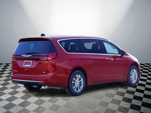 New 2026 Chrysler Pacifica Select AWD/4WD image 6