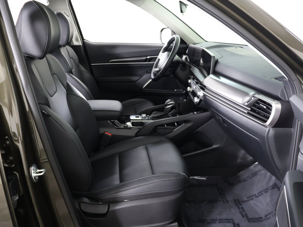 Certified 2025 Kia Telluride S FWD image 33