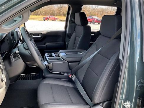 New 2026 Chevrolet Silverado 1500 Custom Trail Boss w/ Dark Appearance Package image 9