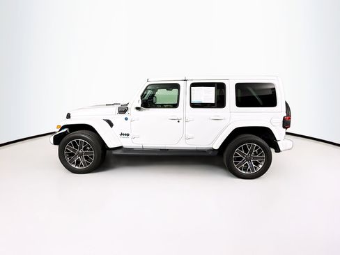 Used 2022 Jeep Wrangler Unlimited Sahara image 7