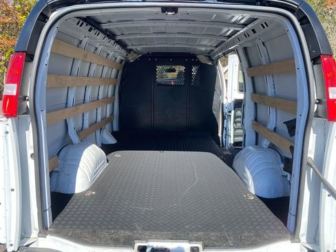 Used 2024 GMC Savana 2500 w/ Driver Convenience Package image 25