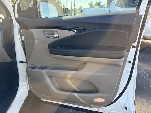 Used 2020 Honda Pilot Elite image 15