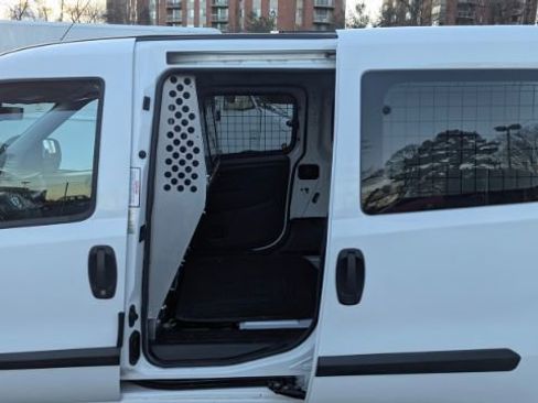 Used 2019 RAM ProMaster City Tradesman SLT image 18