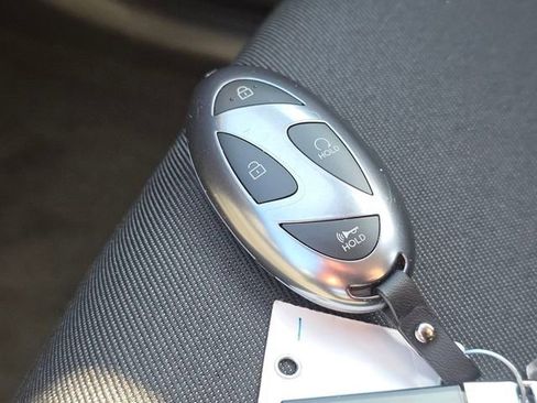 New 2026 Hyundai Tucson SE image 32