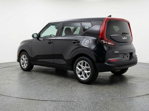 Used 2025 Kia Soul LX w/ LX Technology Package FWD image 6