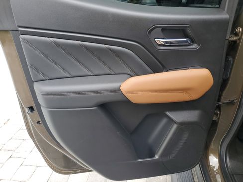 Used 2024 GMC Canyon AT4 w/ LPO, Off Road Lift Package image 10