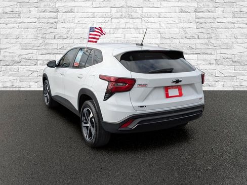 Used 2024 Chevrolet Trax RS image 9