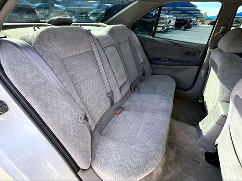 Used 2001 Nissan Altima GXE image 19
