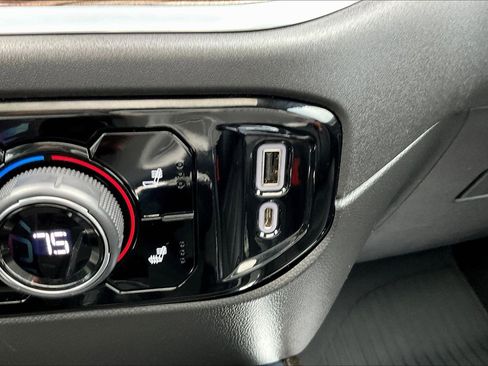 Used 2022 Chevrolet Silverado 1500 LT Trail Boss w/ LT Trail Boss Premium Package image 31