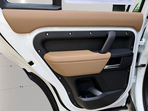 New 2026 Land Rover Defender 110 X-Dynamic SE AWD/4WD image 25