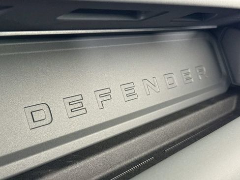 Used 2026 Land Rover Defender 110 X-Dynamic SE AWD/4WD image 22