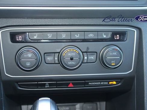 Used 2021 Volkswagen Atlas SE w/ Panoramic Sunroof Package image 18