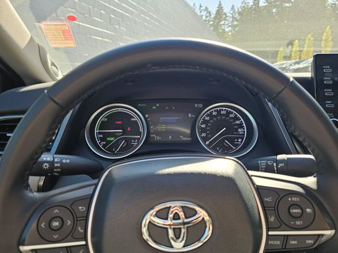 Used 2023 Toyota Camry XLE w/ Navigation Package FWD image 27