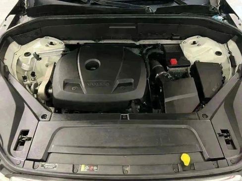 Used 2017 Volvo XC90 T5 Momentum w/ Vision Package image 40