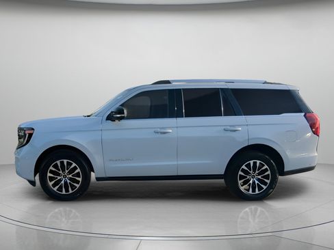 Certified 2025 Ford Expedition Platinum AWD/4WD image 16