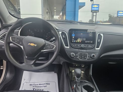 Used 2024 Chevrolet Malibu LT image 13