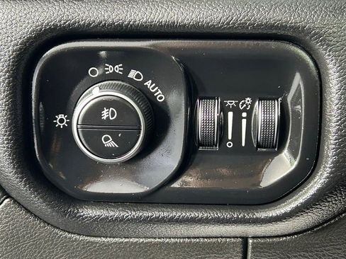 Used 2019 RAM 1500 Big Horn AWD/4WD image 28