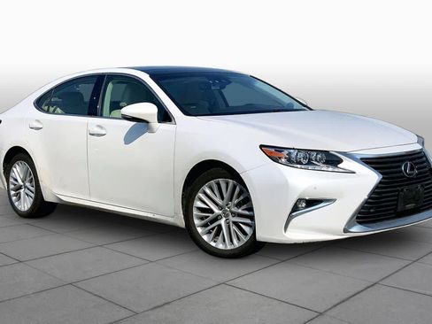 Used 2018 Lexus ES 350 w/ Luxury Package w/Wood Trim FWD image 3