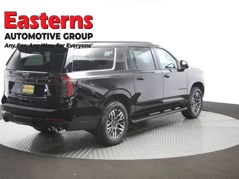 Used 2025 Chevrolet Suburban Z71 AWD/4WD image 43