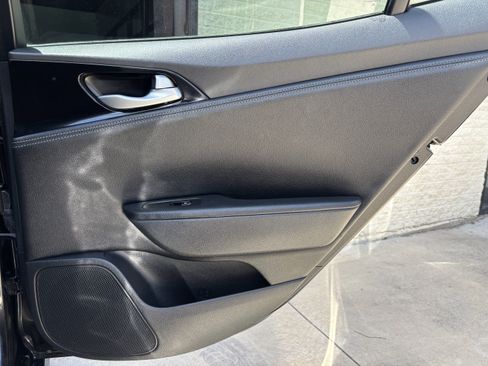 Used 2021 Kia Stinger GT-Line image 39