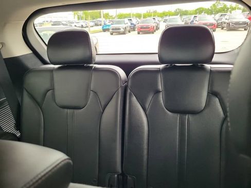 Used 2023 Kia Sorento S FWD image 10