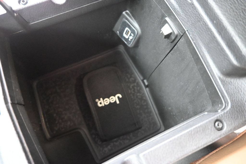 Used 2020 Jeep Gladiator Rubicon AWD/4WD image 34