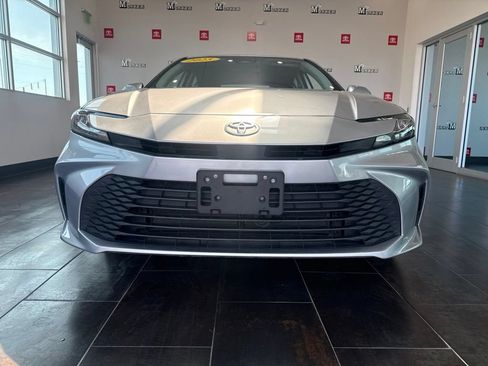 Used 2025 Toyota Camry LE AWD/4WD image 2