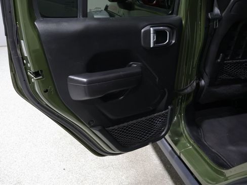 Used 2021 Jeep Wrangler Unlimited Rubicon AWD/4WD image 16