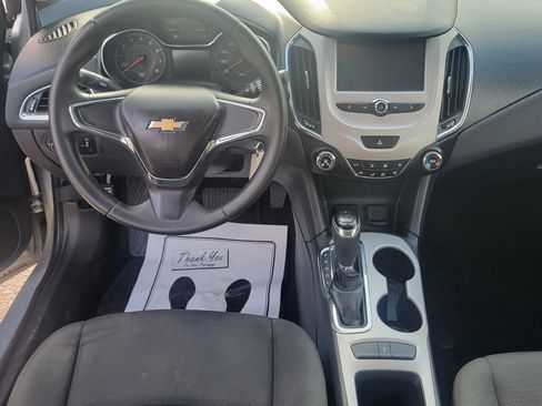Used 2016 Chevrolet Cruze LS image 10