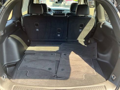 Certified 2025 Jeep Grand Cherokee Altitude AWD/4WD image 11
