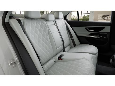 New 2026 Mercedes-Benz E 450 4MATIC Sedan image 6