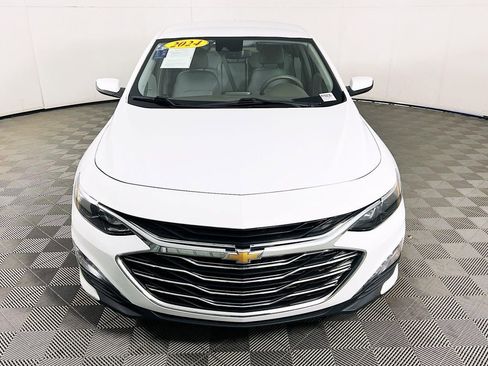 Used 2024 Chevrolet Malibu LT FWD image 2