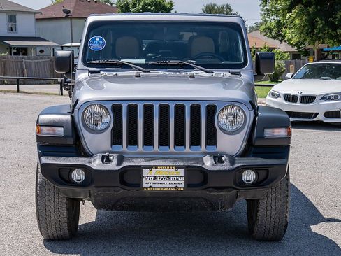 Used 2018 Jeep Wrangler Unlimited Sport S AWD/4WD image 2