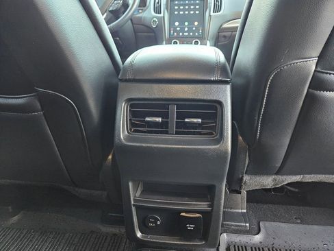 Used 2022 Ford Edge SEL w/ Convenience Package image 38