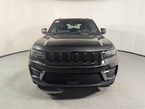 New 2025 Jeep Grand Cherokee Altitude image 2