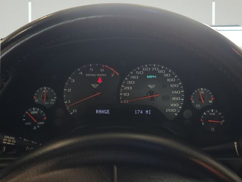 Used 2000 Chevrolet Corvette Coupe w/ Memory Pkg RWD image 17