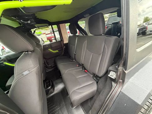 Used 2018 Jeep Wrangler Unlimited Sahara image 18