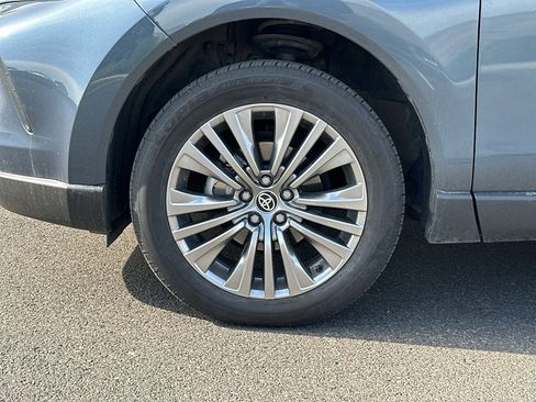Certified 2024 Toyota Venza Limited AWD/4WD image 7