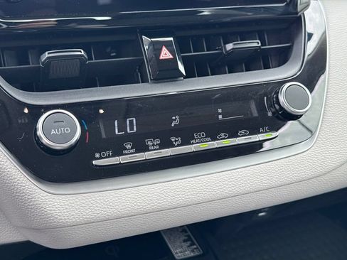 Certified 2025 Toyota Corolla LE w/ LE Premium Package FWD image 32