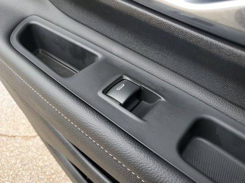 Used 2022 GMC Terrain SLE w/ Elevation Edition image 12