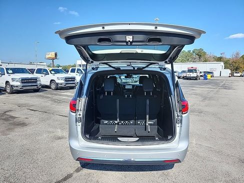New 2026 Chrysler Pacifica Select image 18