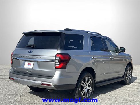 Used 2024 Ford Expedition Limited image 3