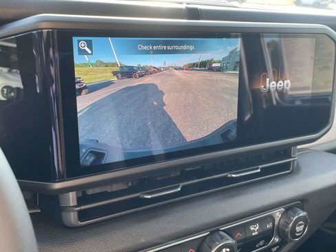 New 2025 Jeep Gladiator Willys image 3